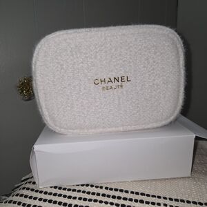 GWP Chanel Beauté Cream Textured Pouch With Snowflake Charm